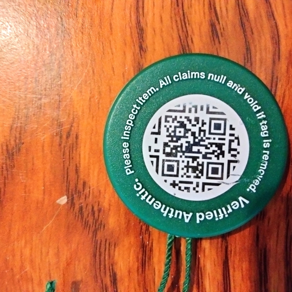 Yeezys size 4 1/2 fits like a 4 - Picture 4 of 5